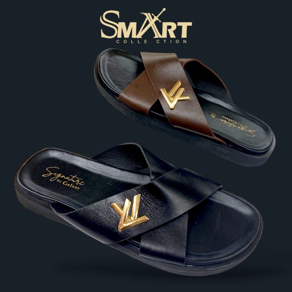 Soft leather tow belts cross slippers.